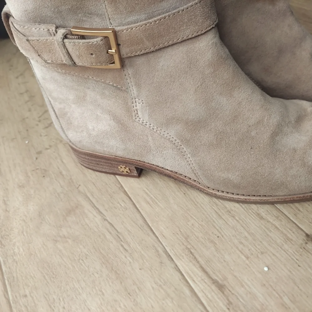 10m Tory Burch Brooke Ankle‎ Bootie Beige Suede Moto Boots Womens